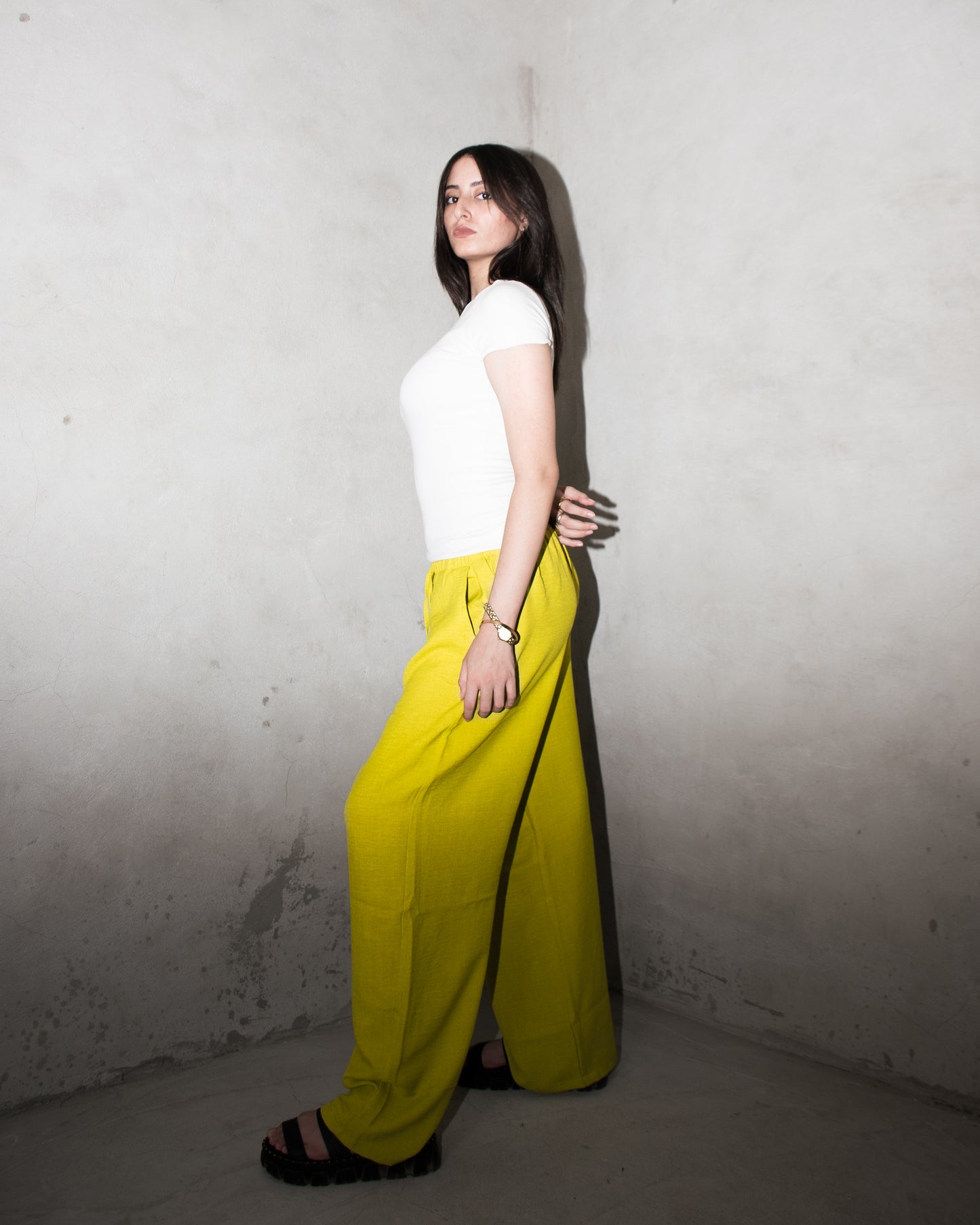 baggy linen pants in yellow-green