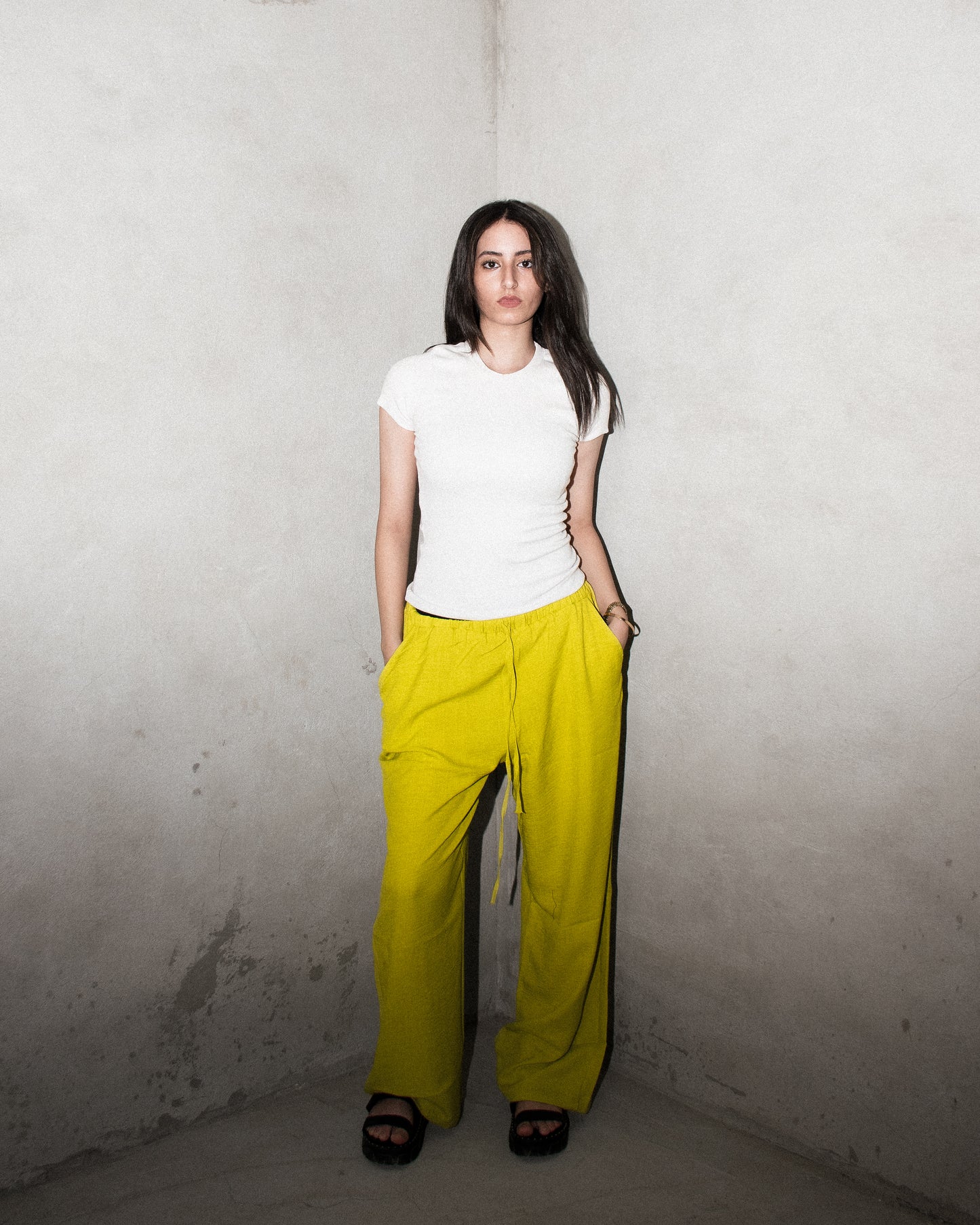 baggy linen pants in yellow-green