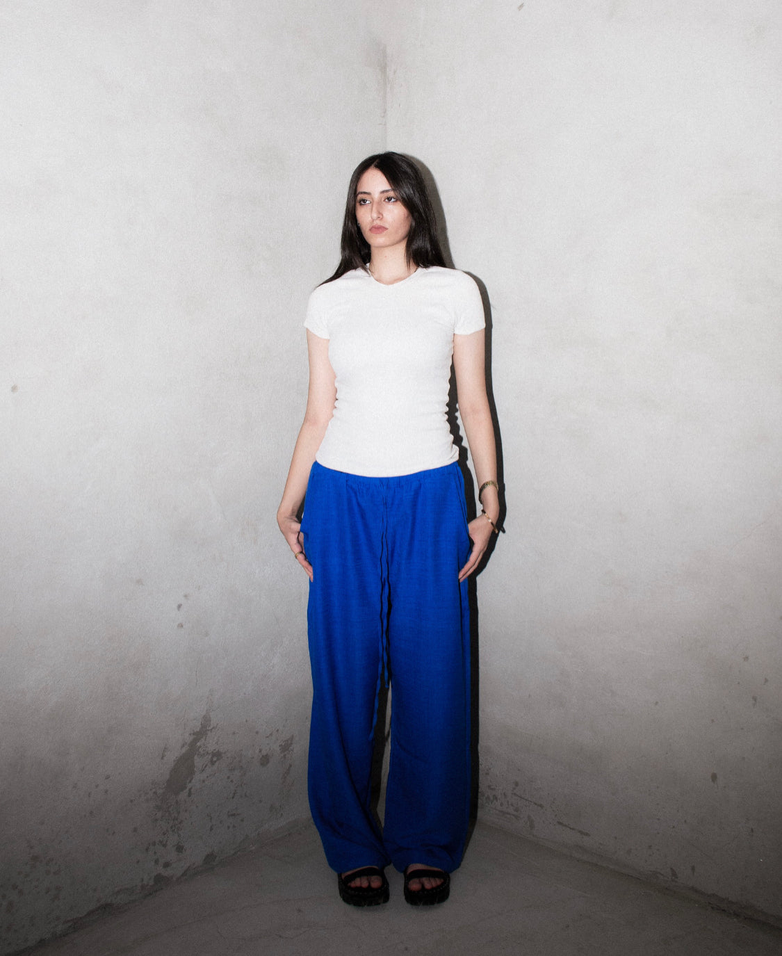 baggy linen pants in blue