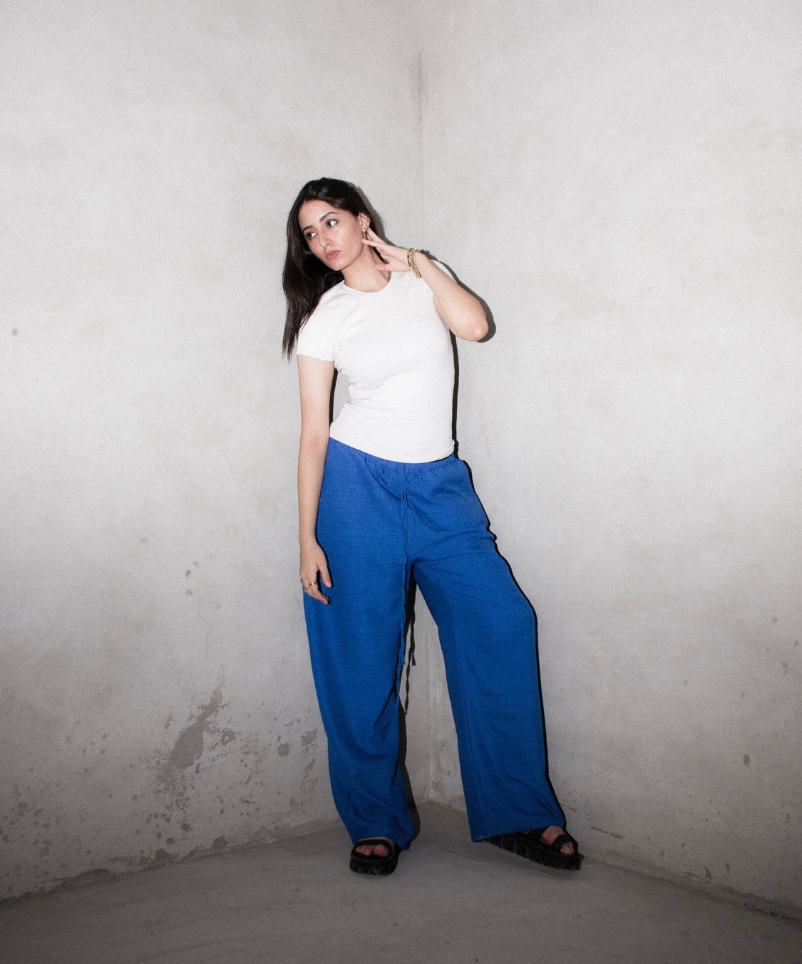 baggy linen pants in blue